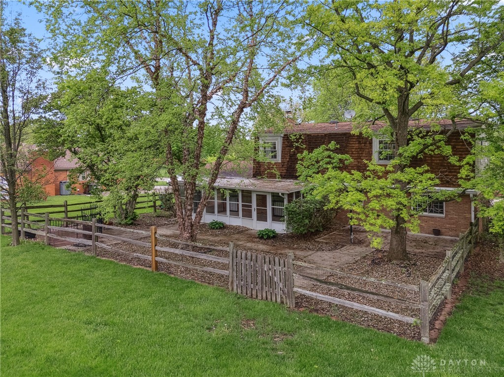 3189 Claydor Drive, Beavercreek, Ohio image 38