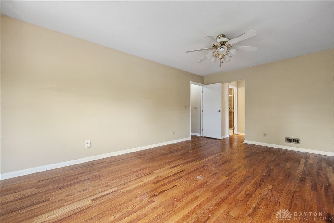 3189 Claydor Drive, Beavercreek, Ohio image 17