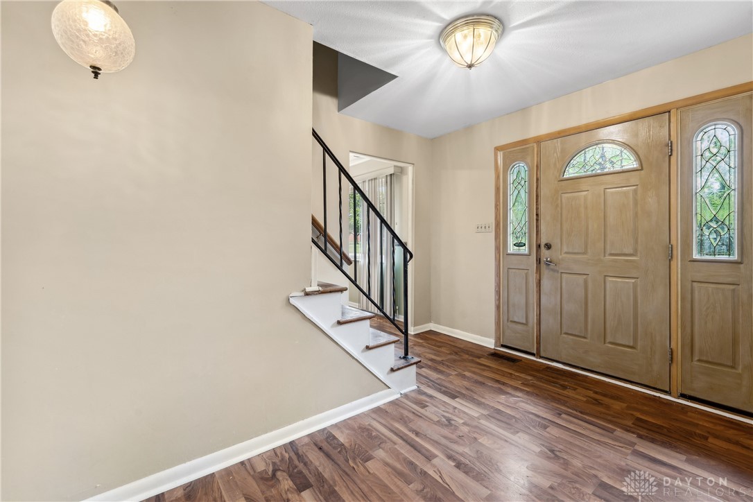 3189 Claydor Drive, Beavercreek, Ohio image 4