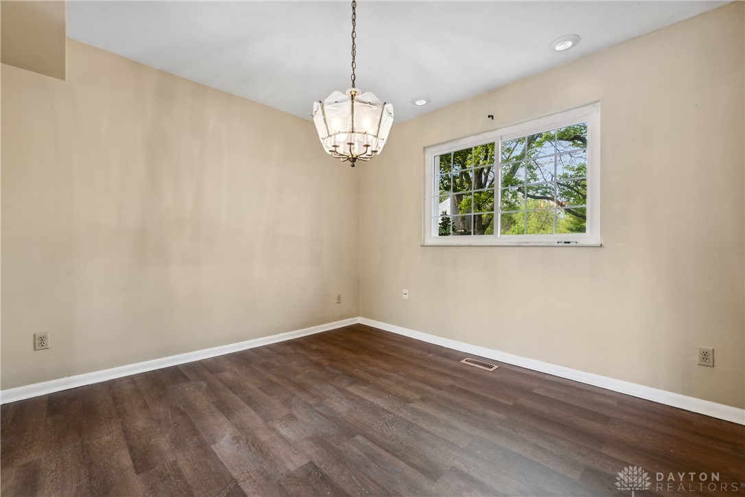 3189 Claydor Drive, Beavercreek, Ohio image 13