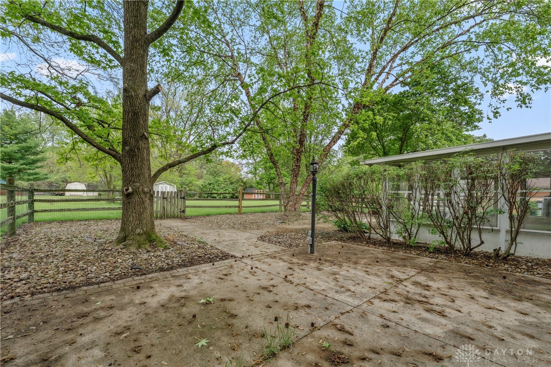 3189 Claydor Drive, Beavercreek, Ohio image 33
