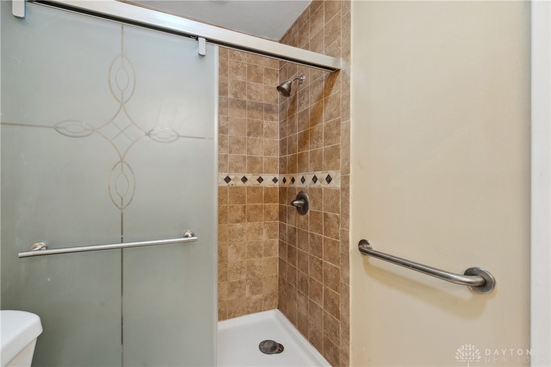 3189 Claydor Drive, Beavercreek, Ohio image 21