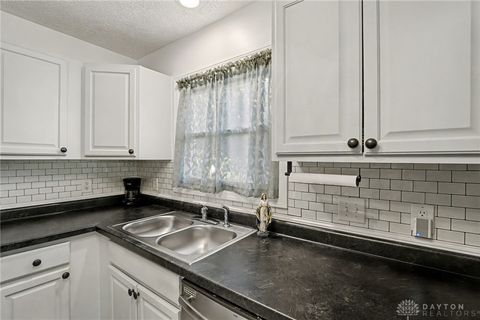 Tiny photo for 5778 Sharp Road, Dayton, OH 45432 (MLS # 946042)
