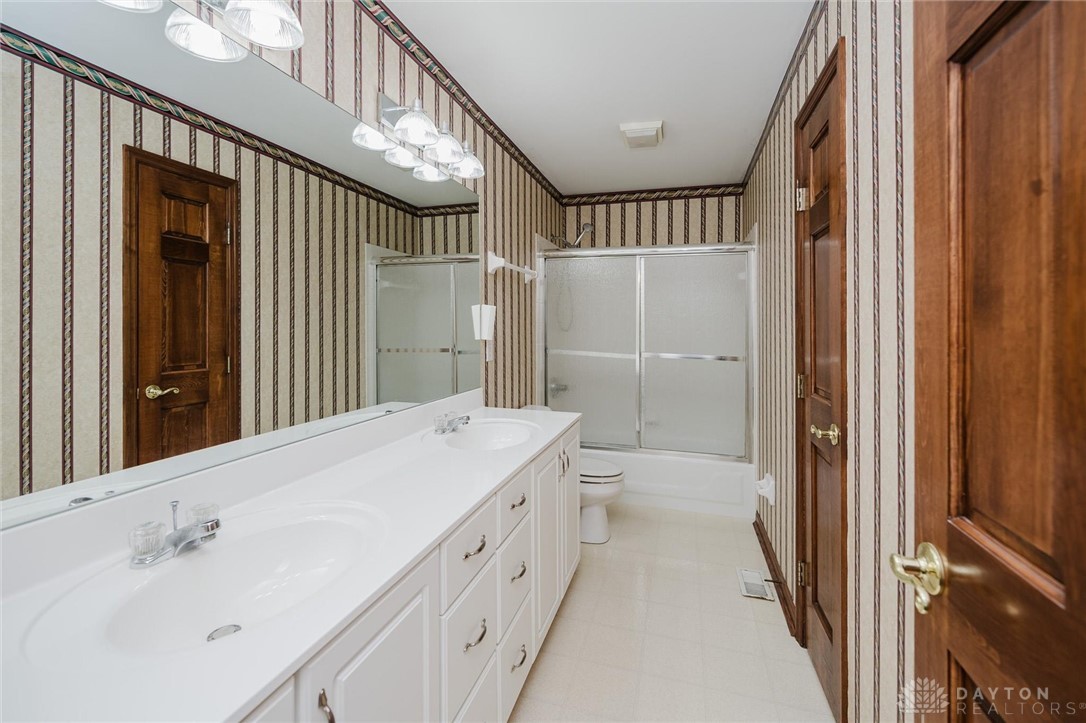 5770 Chapel Heights Lane, Colerain Township, Ohio image 36