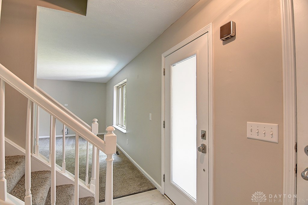 510 Royal Springs Drive, Springboro, Ohio image 4