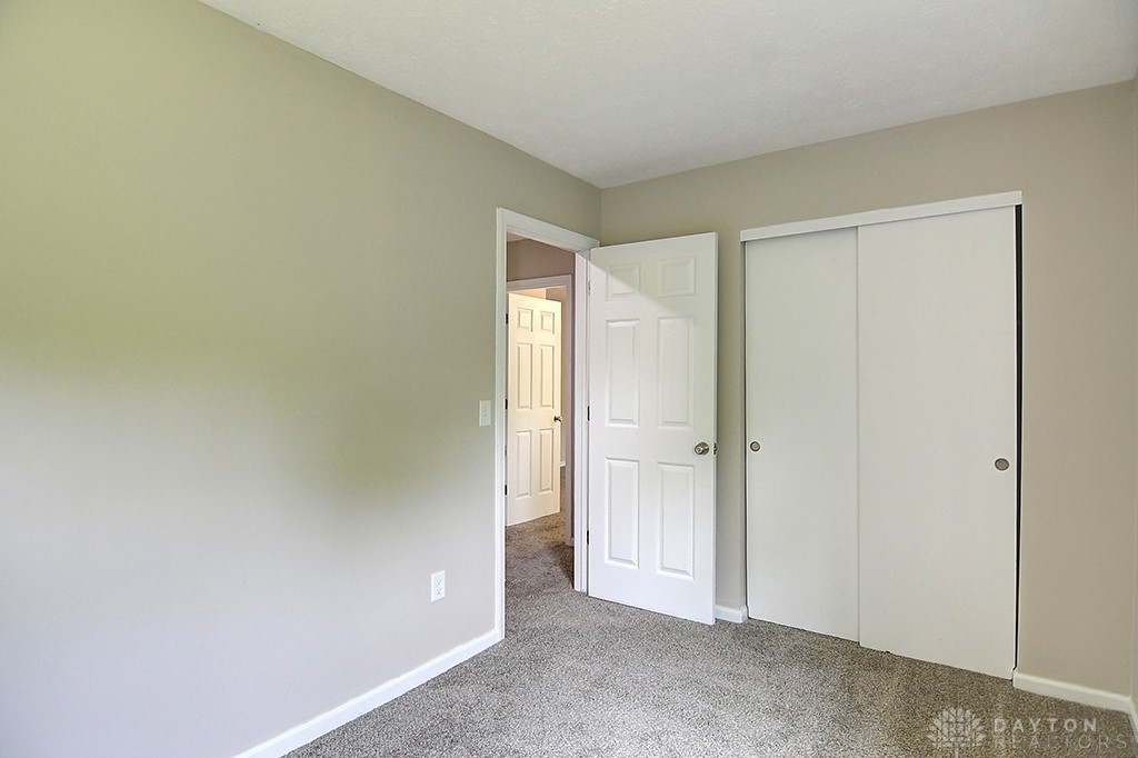 510 Royal Springs Drive, Springboro, Ohio image 19