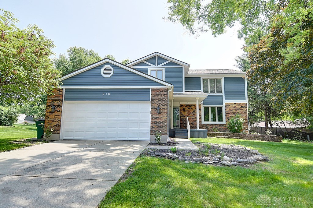 510 Royal Springs Drive, Springboro, Ohio image 1
