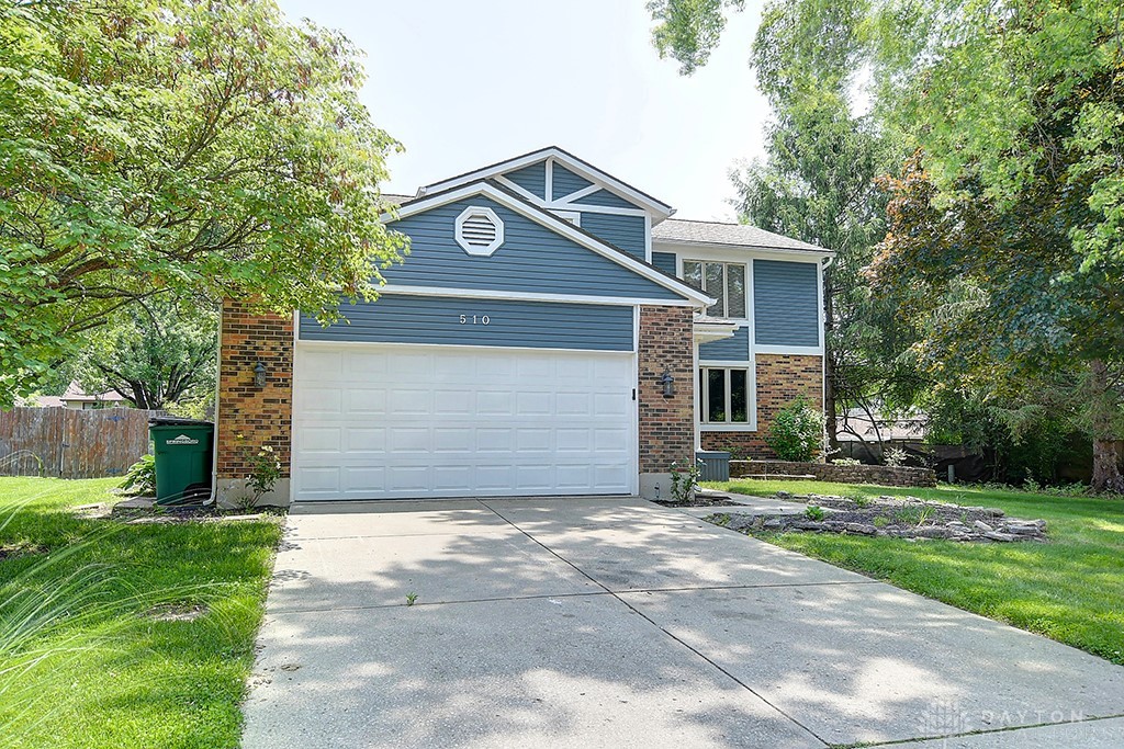 510 Royal Springs Drive, Springboro, Ohio image 3