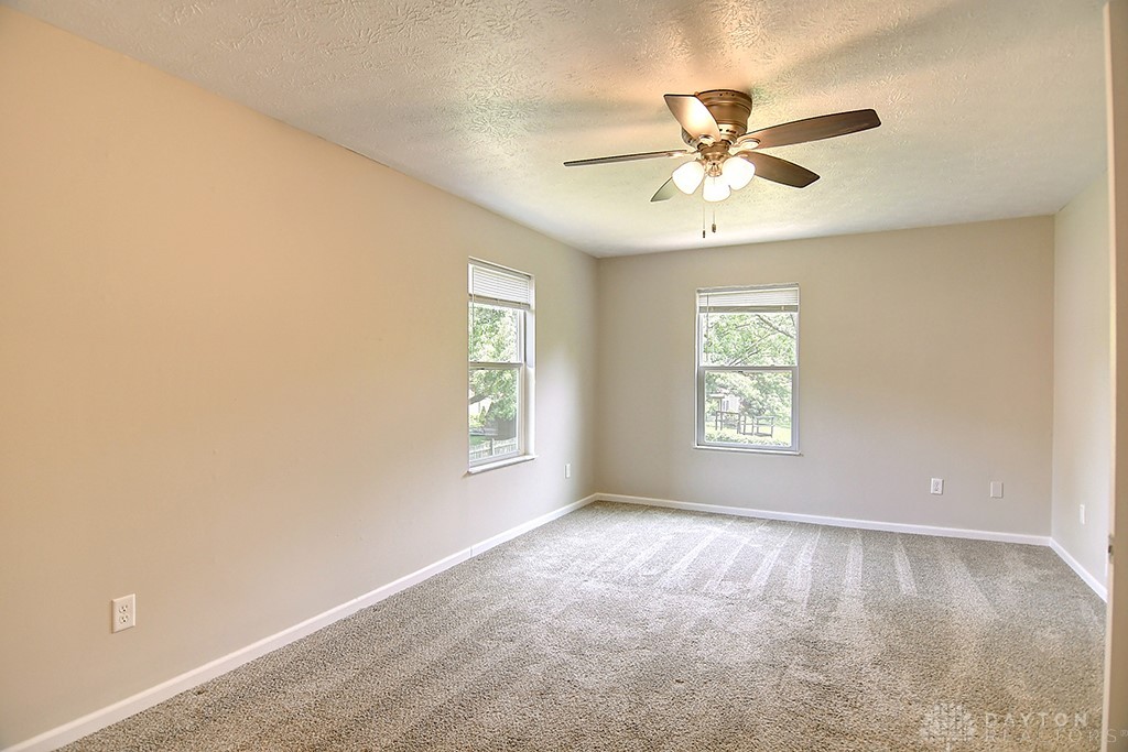 510 Royal Springs Drive, Springboro, Ohio image 28