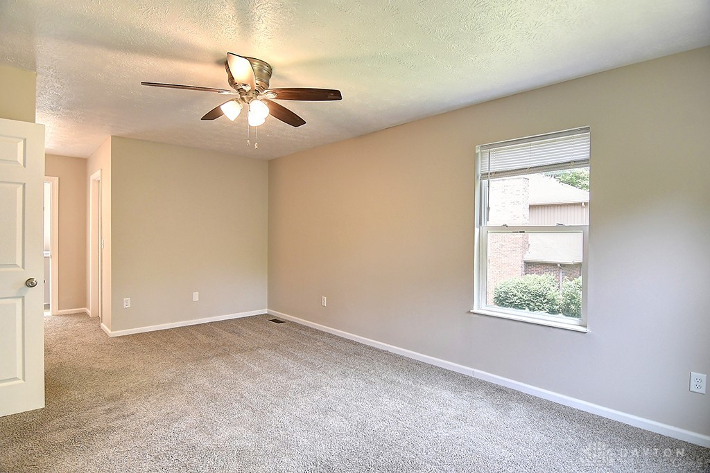 510 Royal Springs Drive, Springboro, Ohio image 26