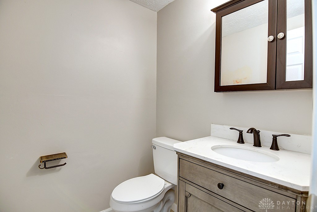 510 Royal Springs Drive, Springboro, Ohio image 17