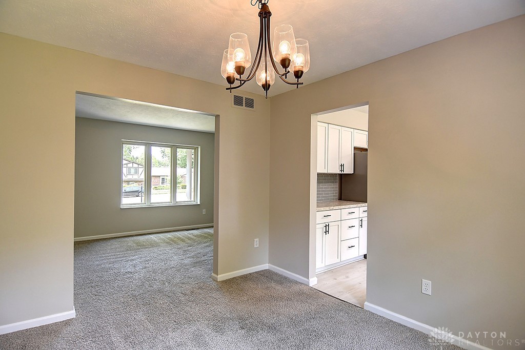 510 Royal Springs Drive, Springboro, Ohio image 10