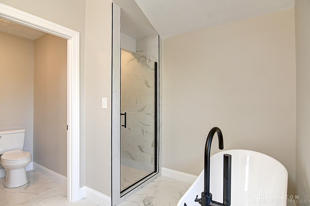 510 Royal Springs Drive, Springboro, Ohio image 30