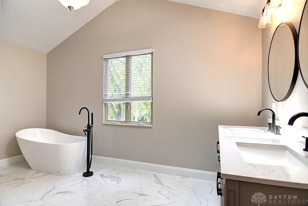510 Royal Springs Drive, Springboro, Ohio image 29