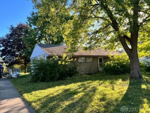 Photo of 352 Skyview Drive, Vandalia, OH 45377 (MLS # 948724)