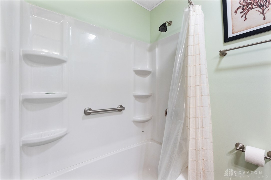 3154 Creekside Drive, Beavercreek, Ohio image 25