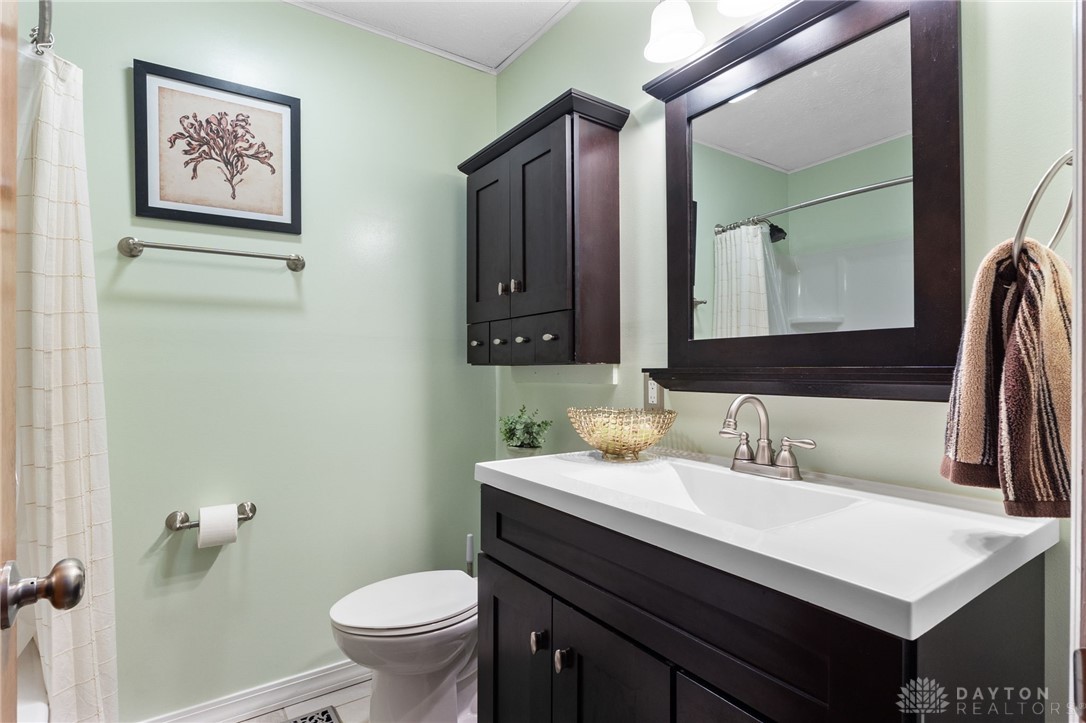 3154 Creekside Drive, Beavercreek, Ohio image 24