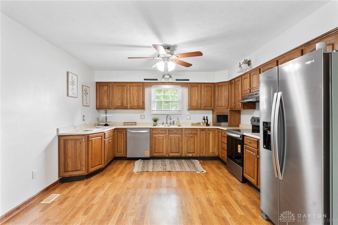 3154 Creekside Drive, Beavercreek, Ohio image 13