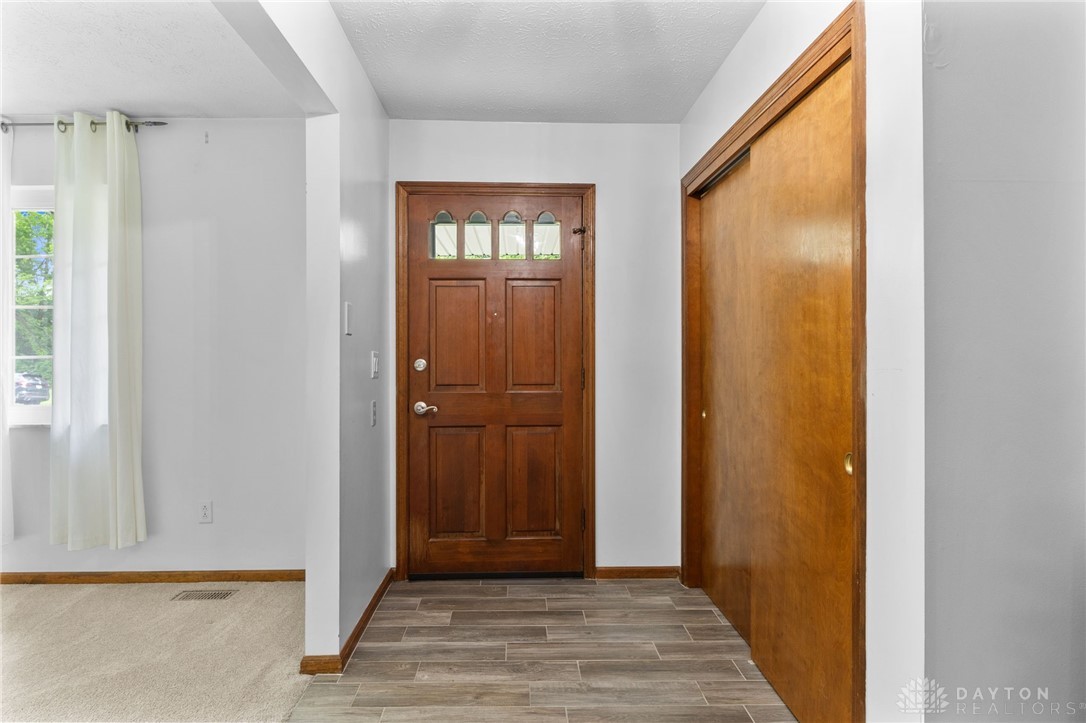 3154 Creekside Drive, Beavercreek, Ohio image 6