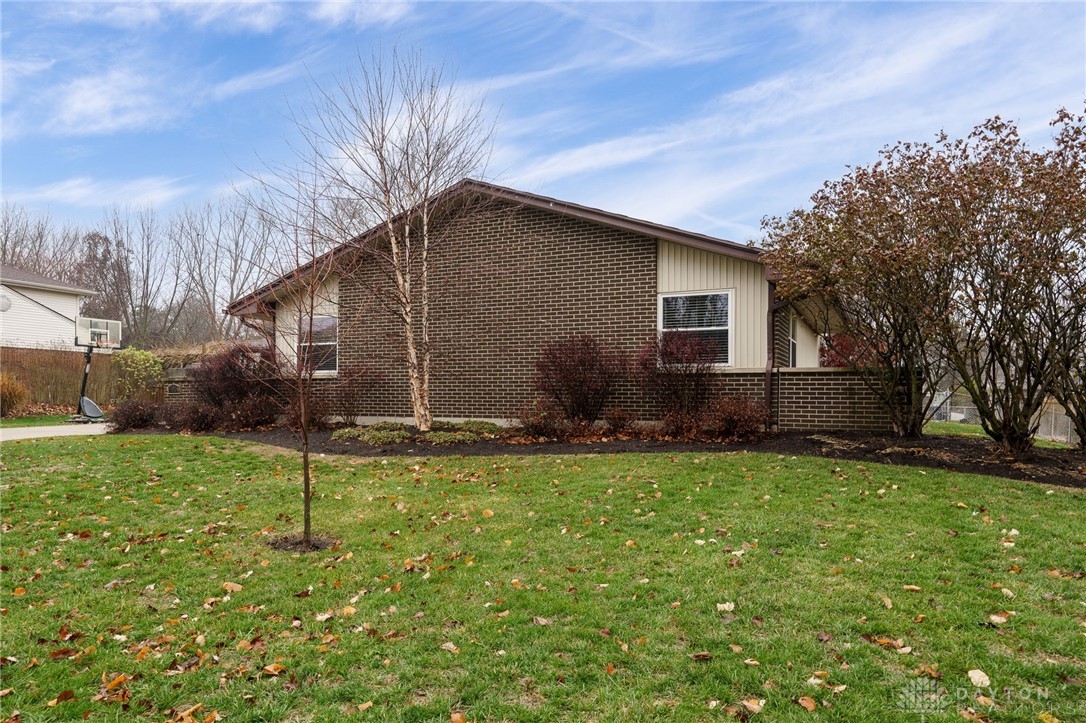 2309 Pondview Drive, Kettering, Ohio image 48