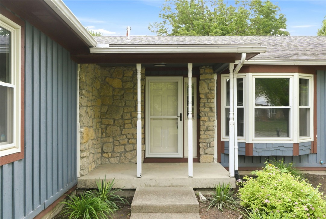 104 W Ellis Drive