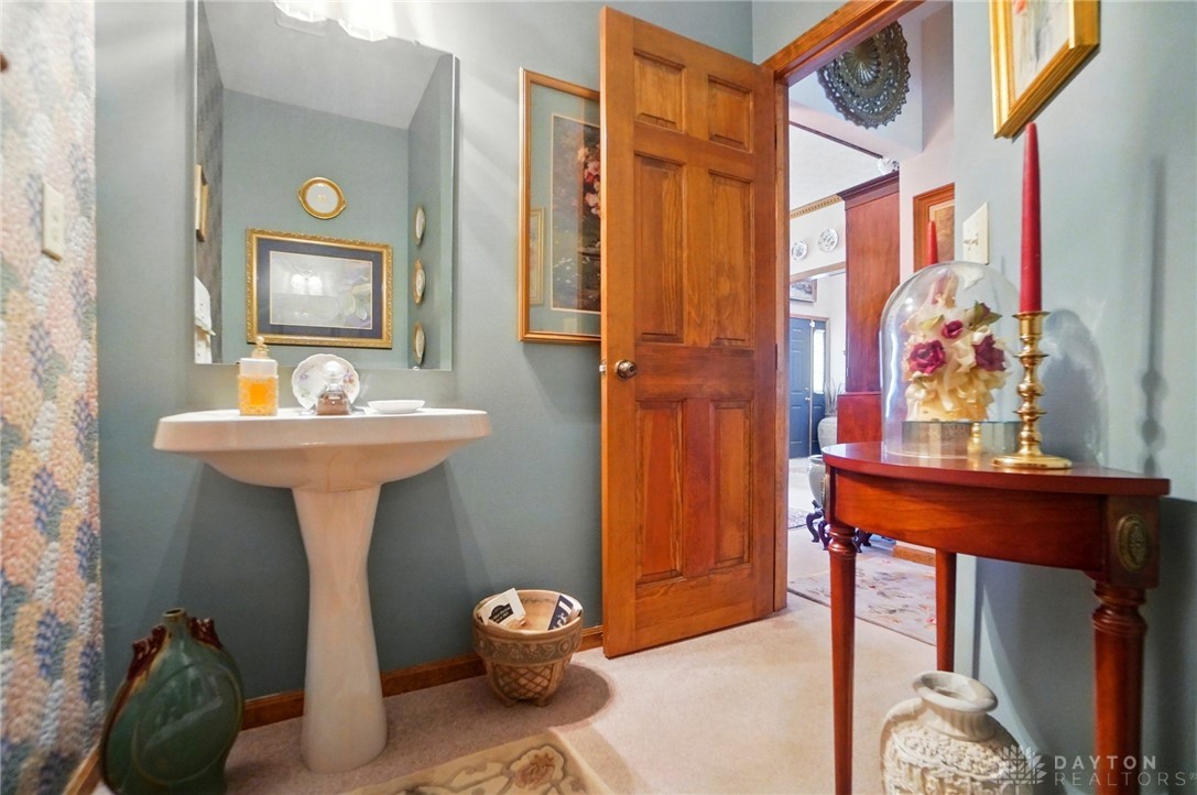 3883 Maplegrove Lane, Beavercreek, Ohio image 16