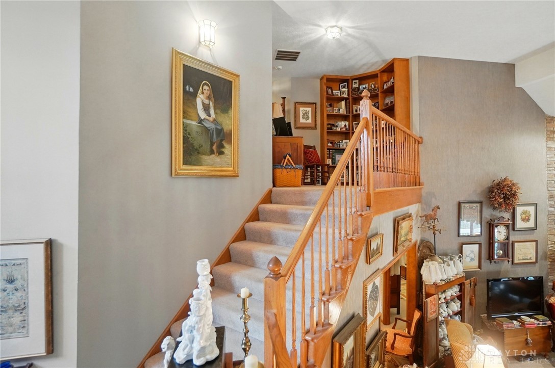 3883 Maplegrove Lane, Beavercreek, Ohio image 34