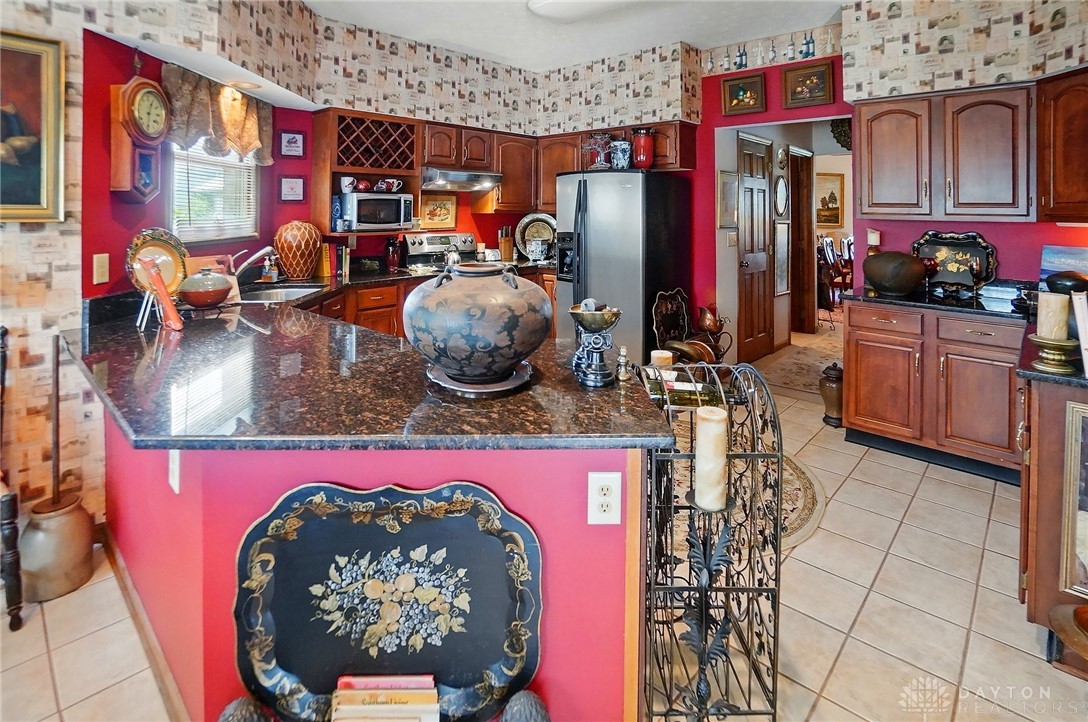 3883 Maplegrove Lane, Beavercreek, Ohio image 12