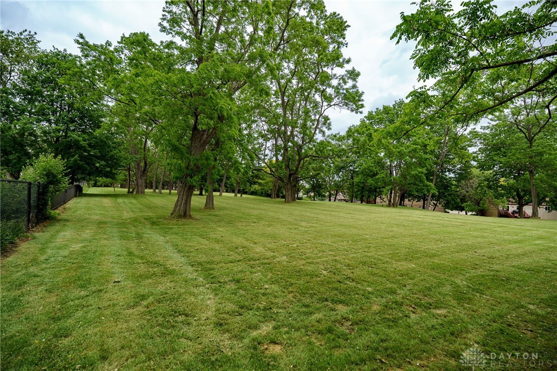 2467 Windsor Village Drive, Miamisburg, Ohio image 4