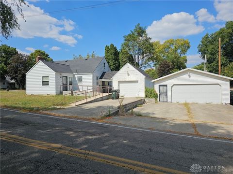 Photo of 4000 Merrimac Avenue, Dayton, OH 45405 (MLS # 943840)