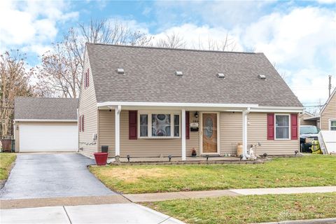 Photo of 180 Lynnhaven Drive, Dayton, OH 45431 (MLS # 950470)