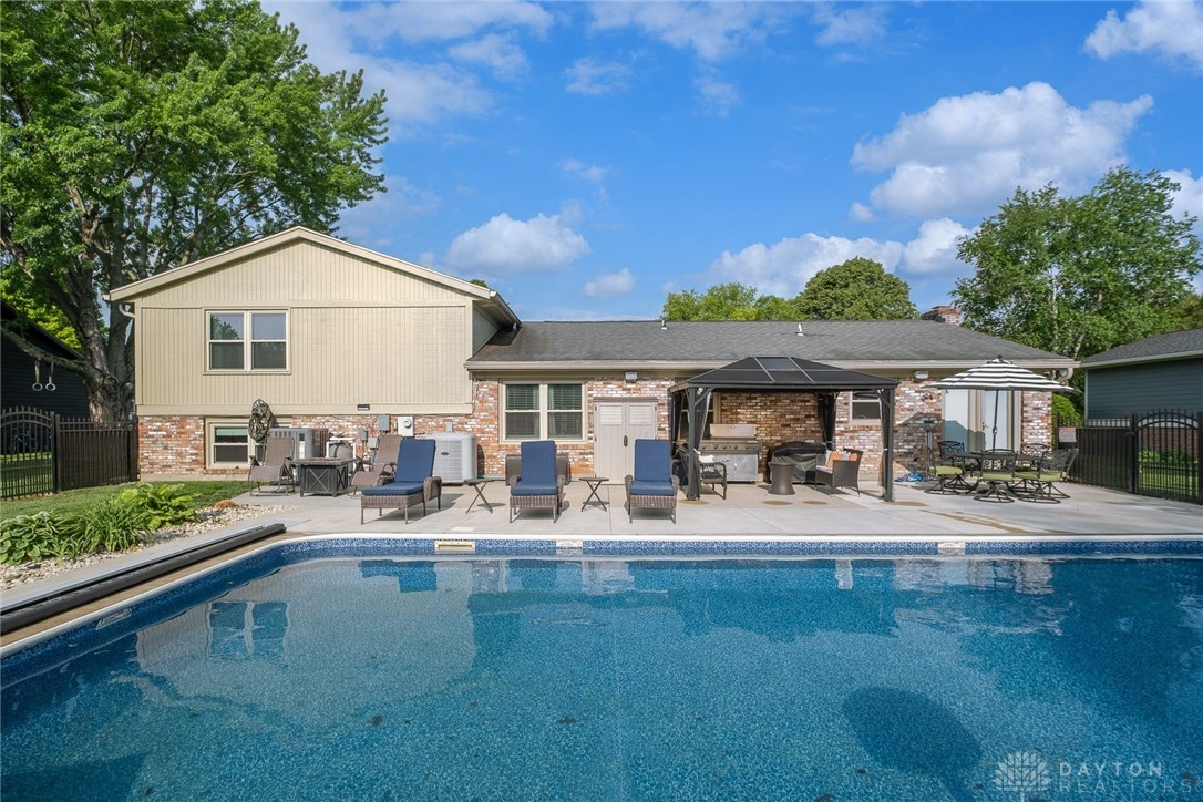 2155 Shenandoah Drive, Troy, Ohio image 8