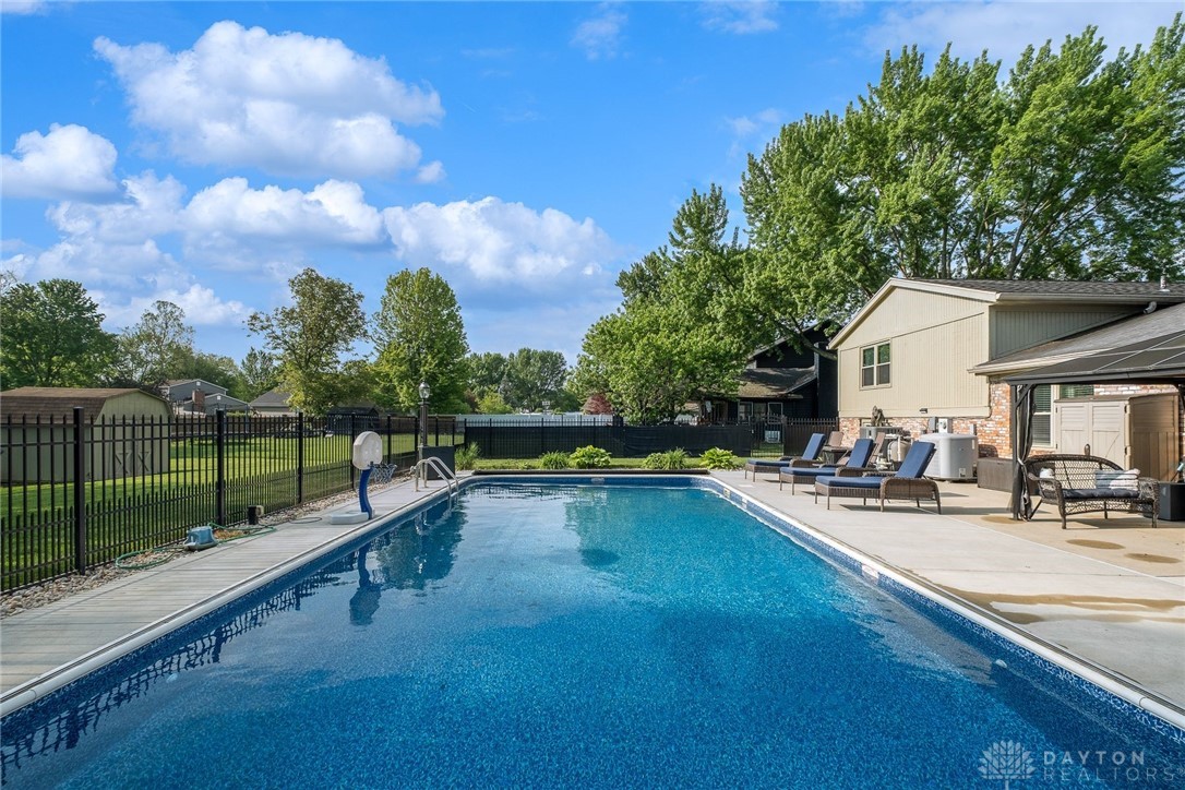 2155 Shenandoah Drive, Troy, Ohio image 10