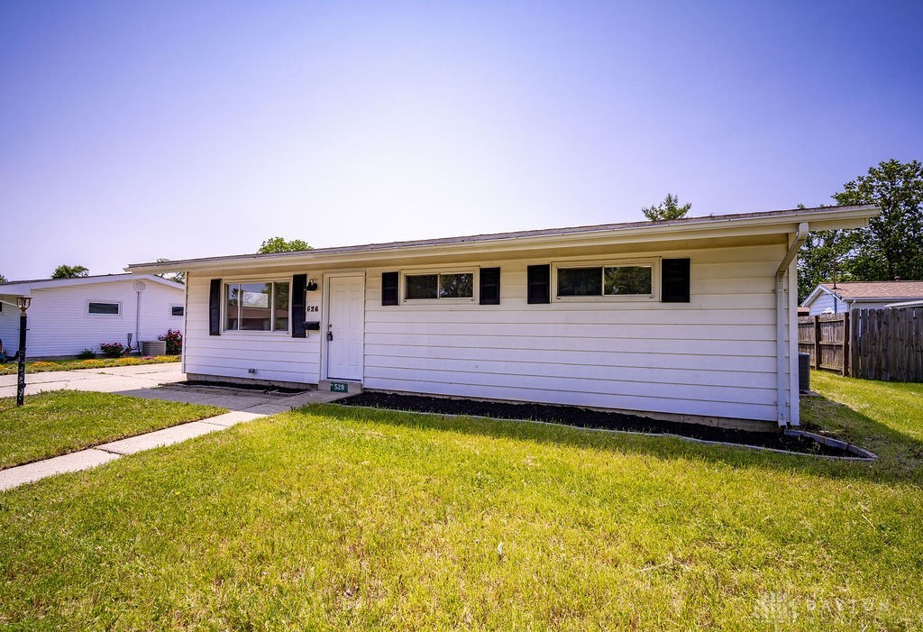 528 Kirk Lane, Troy, Ohio image 3