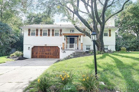 Photo of 121 Woodfield Place, Dayton, OH 45459 (MLS # 940116)