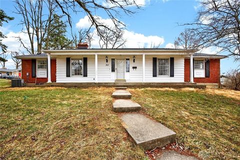 Photo of 30 Lynn Rae Circle, Dayton, OH 45458 (MLS # 951116)