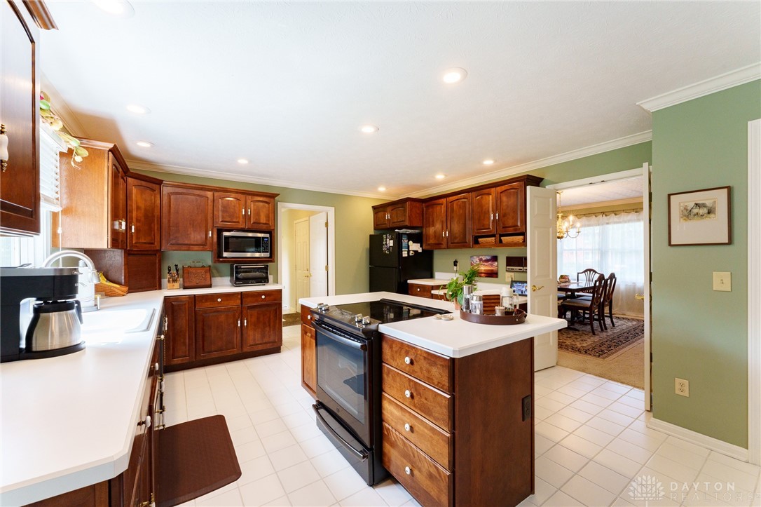 1150 Cloverdale Drive, Troy, Ohio image 10