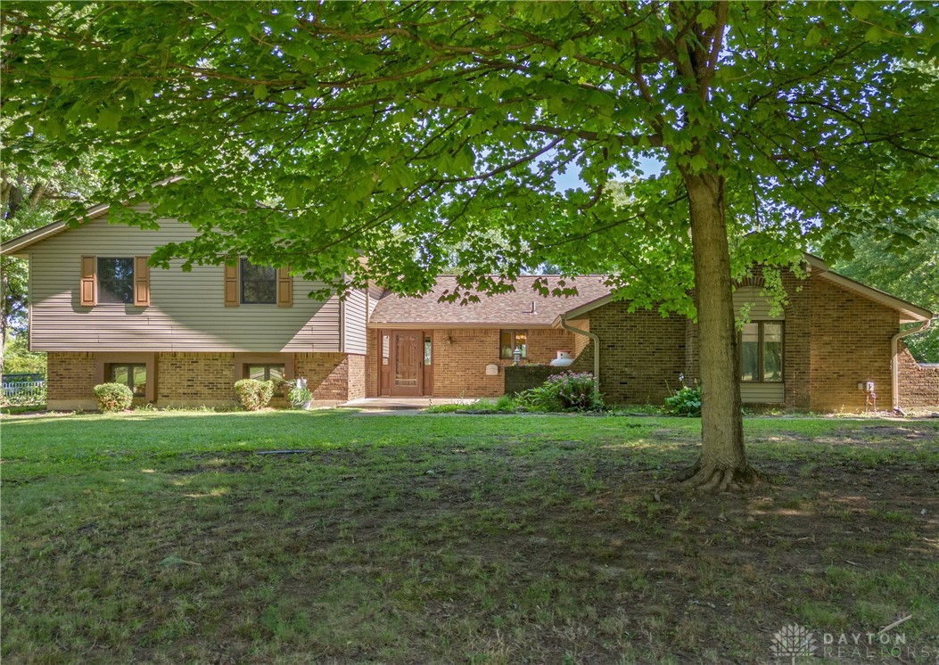 694 Wilkerson Road, Fairborn, Ohio image 1