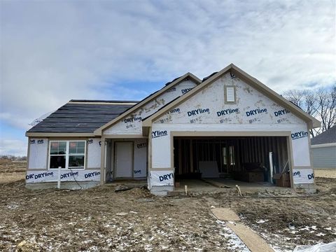 Photo of 1704 Chevington Chase, Tipp City, OH 45371 (MLS # 949851)