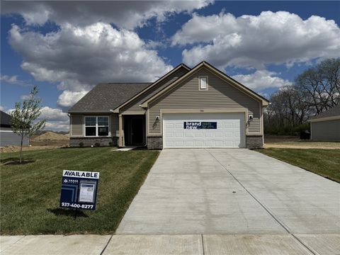 Photo of 1704 Chevington Chase, Tipp City, OH 45371 (MLS # 949851)