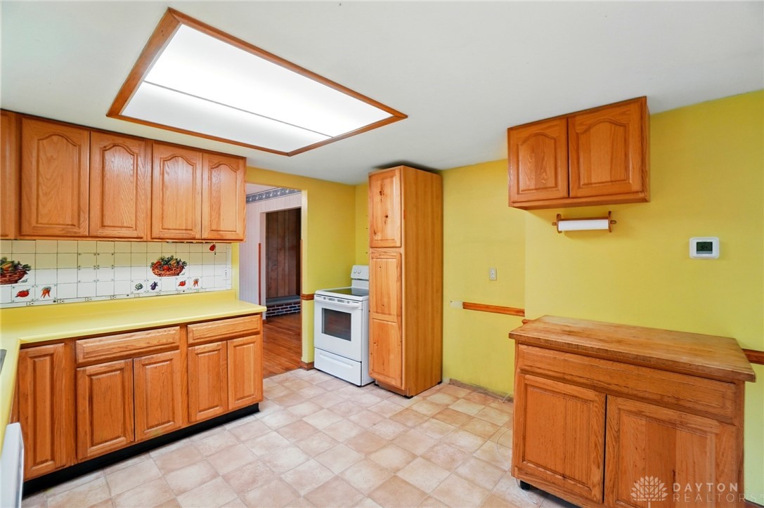 8020 E New Carlisle Road, New Carlisle, Ohio image 14