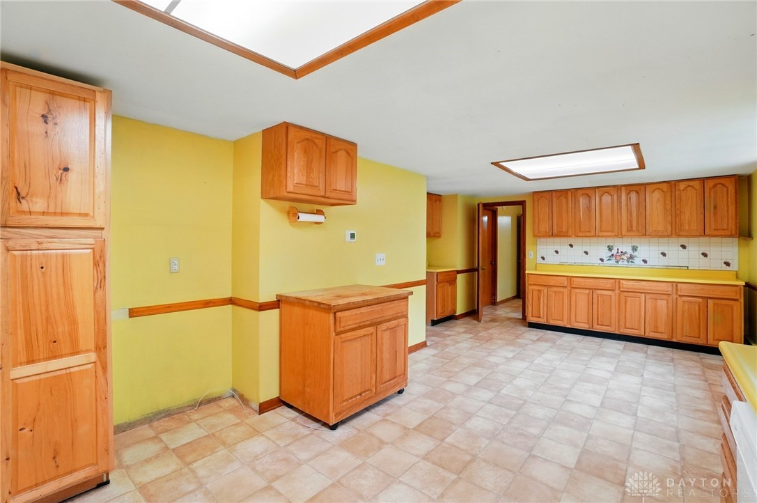 8020 E New Carlisle Road, New Carlisle, Ohio image 15