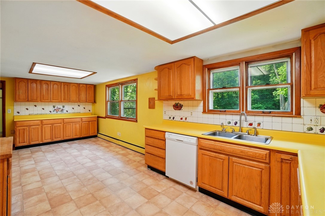 8020 E New Carlisle Road, New Carlisle, Ohio image 12