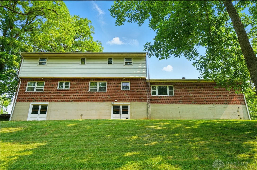 8020 E New Carlisle Road, New Carlisle, Ohio image 42