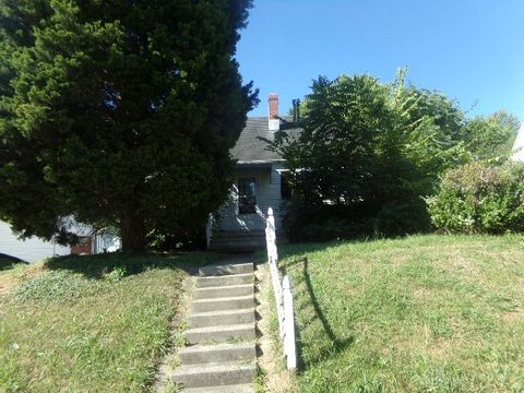 Photo of 521 Pollock Road, Dayton, OH 45403 (MLS # 942645)