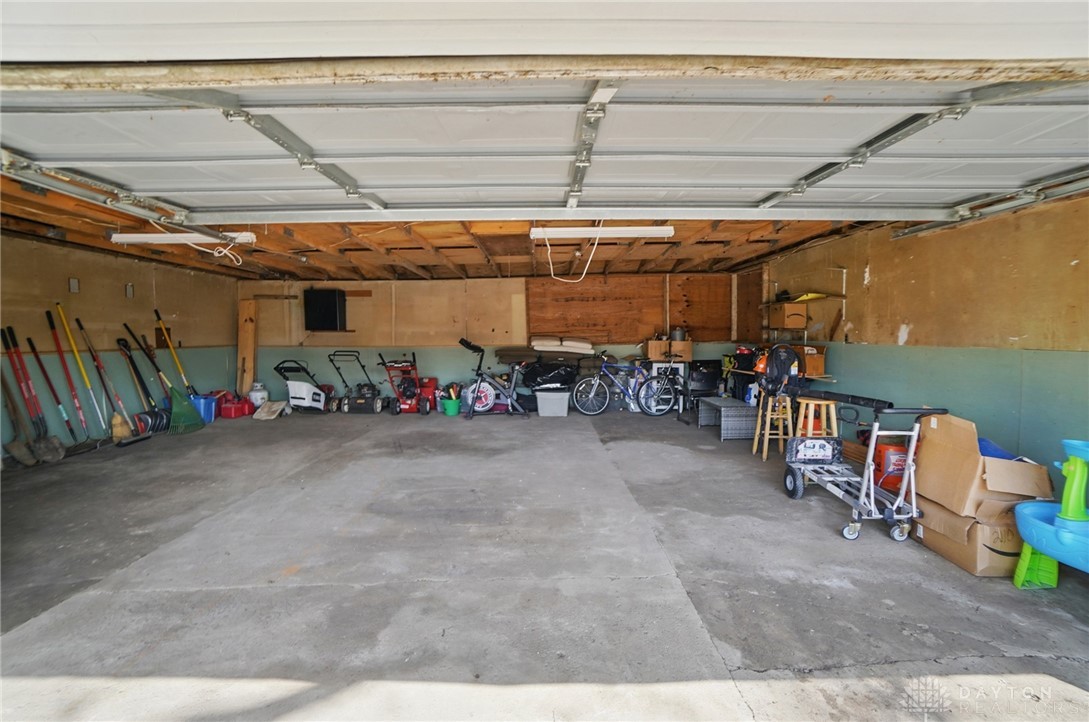 2110 S Lakeman Drive, Bellbrook, Ohio image 34