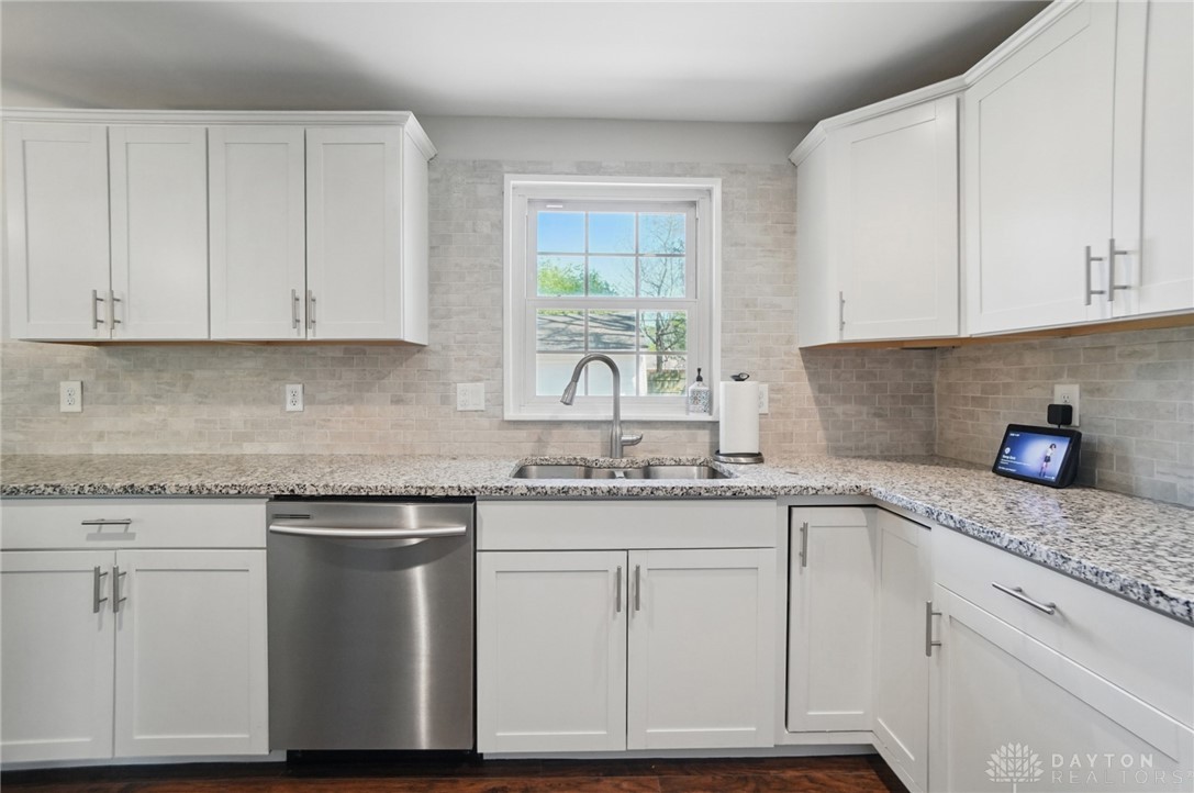 2110 S Lakeman Drive, Bellbrook, Ohio image 13