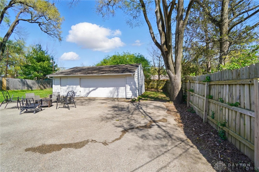 2110 S Lakeman Drive, Bellbrook, Ohio image 30