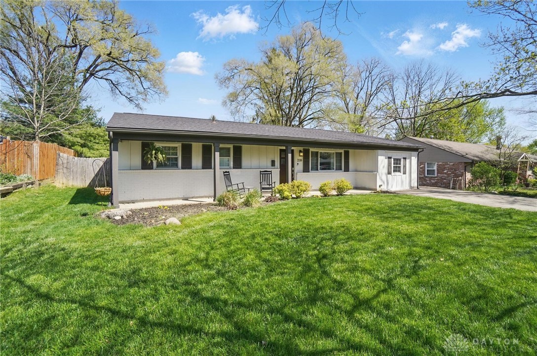 2110 S Lakeman Drive, Bellbrook, Ohio image 1