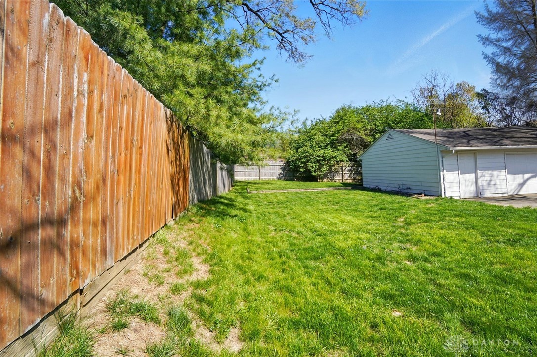 2110 S Lakeman Drive, Bellbrook, Ohio image 38